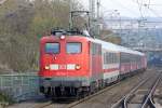 Die 115 114-1 mit IC 2862 in Wuppertal Vohwinkel am 16,11,10