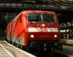 120 136-7 an Gleis 3 in K�ln Hbf am 13.06.2010