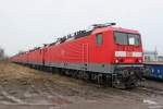 Die 143 150-1 und weitere N�rnberger 143er stehen vor den Toren vom Bender in Opladen am 03,03,12