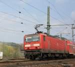 143 194-1 neigt sich mit den 4 Dostos und einer weiteren 143 nach Bingen (Rhein) Hbf.