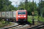 Na nu ne 146 vor einem G�terzug?? Ne es ist 145 042-8 mit einem Nahverkehrspaket.