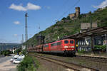 151 049-4 und 151 001-5 mit einem Kohlezug am 13.07.2017 bei Kaub.
