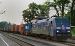 152 136-8, aufgenommen am 10.06.11, bei der Durchfahrt durch A�ling.