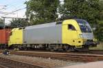 Die ES 64 U2-010 in Hamburg-Waltershof G�terbahnhof bei der Einfahrt am 26.08.09 
