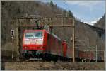 DB 185 120-3 und eine weiter mit dem Winner Zug auf der Gotthard S�drampe bei Giornico (am Schluss lief noch eine dritte 185 mit)   3.