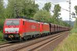 189 031-8 mit Schwestermaschine und Erzzug bei Unkel am 18.06.2011