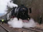 Die Museumsstrecke nach Marnheim endet glaublich hier und die 52 4867 der HEF macht bei einer Scheinanfahrt m�chtig Dampf.