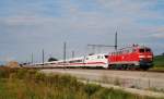 218 822-5 hatte am 30.07.11 einen liegengebliebenen ausgewachsenen ICE am Haken.