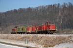 �berf�hrung der Diesellok V81 (Esslingen), V23 + V25 (MaK) + Packwagen 72 durch die V152 (Gmeiner D 100 BB) zur SVG Eisenbahn-Erlebniswelt Horb am Neckar, hier zwischen Eyach und M�hlen nach Horb.