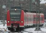 Der 425 573-3 kommt mit einer totla vereisten Front in Aachen Hbf an.