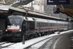 Der ES 64 U2-001 mit dem IC 2862 in Wuppertal Hbf am 01,02,10