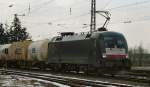 ES 64 U2-029, der MRCE, aufgenommen am 09.03.10, bei der Durchfahrt durch Gersthofen, Strecke Augsburg-Donauw�rth.