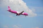 Datum: 04.06.2016  Uhrzeit: 12:00  Von: KEF - Reykjavik  Nach: SXF - Berlin (Schönefeld)  Flugnummer: WW720  Flugzeug: Airbus A321-211  Registration: TF-KID  Airline: WOW air  Aufnahmeort: